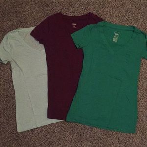Set of three v neck tshirts